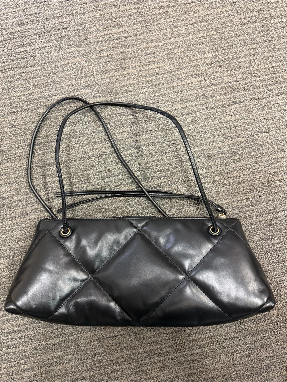 Tory Burch Black Quilted Leather Shoulder Bag with Gold Logo - Picture 2 of 4